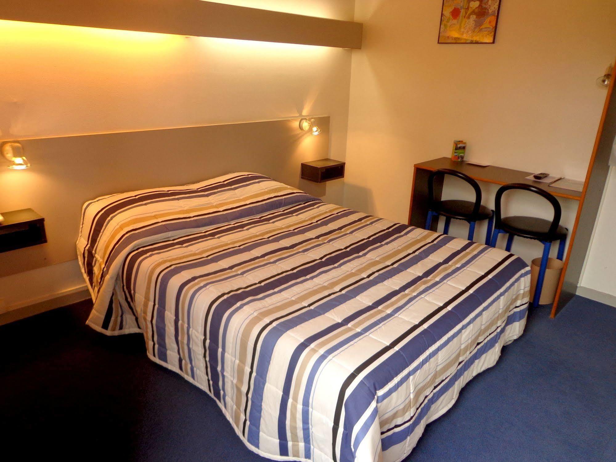 Logis Luccotel Cosy Loches Εξωτερικό φωτογραφία